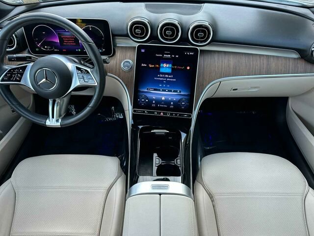 Used 2024 Mercedes-Benz C 300 4MATIC Sedan image 16