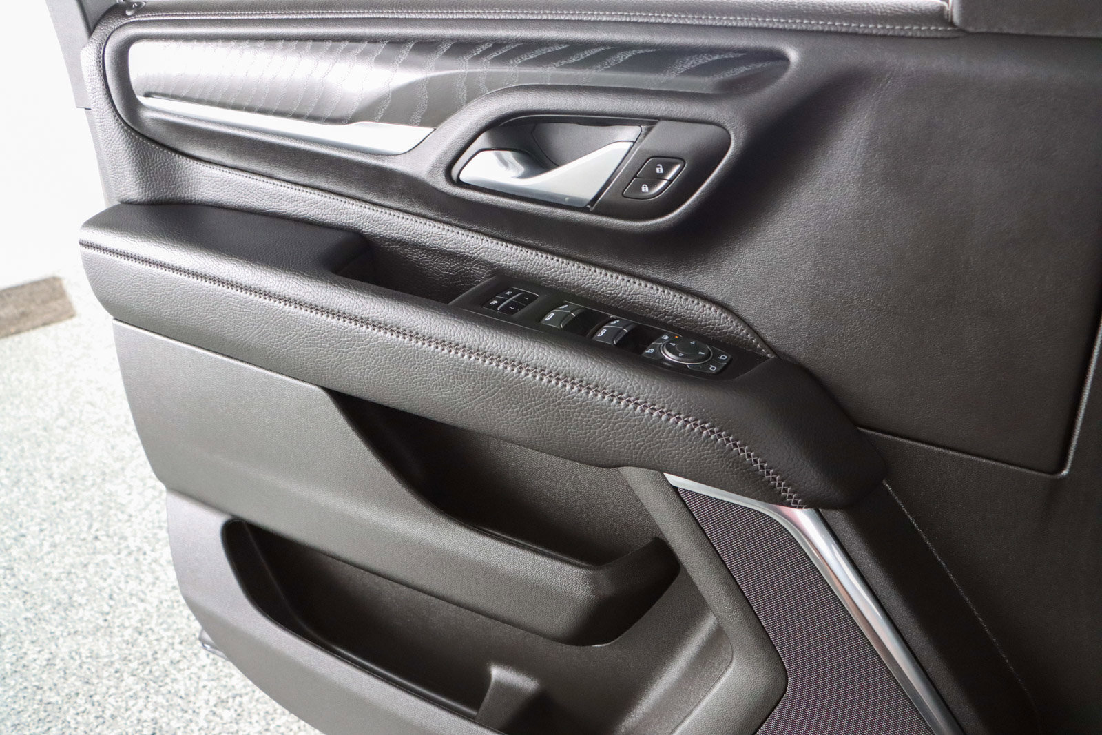 Used 2024 GMC Yukon XL Denali image 25