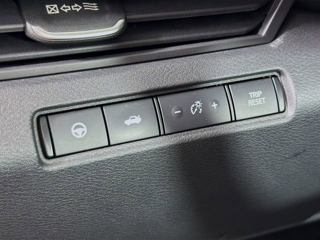 Certified 2020 Nissan Altima 2.0 Platinum image 12