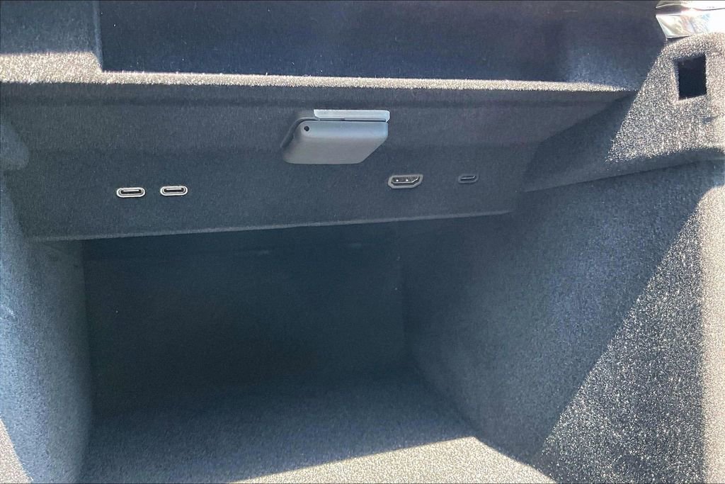 Certified 2026 Cadillac Escalade IQL Luxury image 16