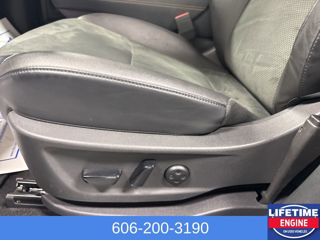 Used 2023 Nissan Ariya AWD image 27