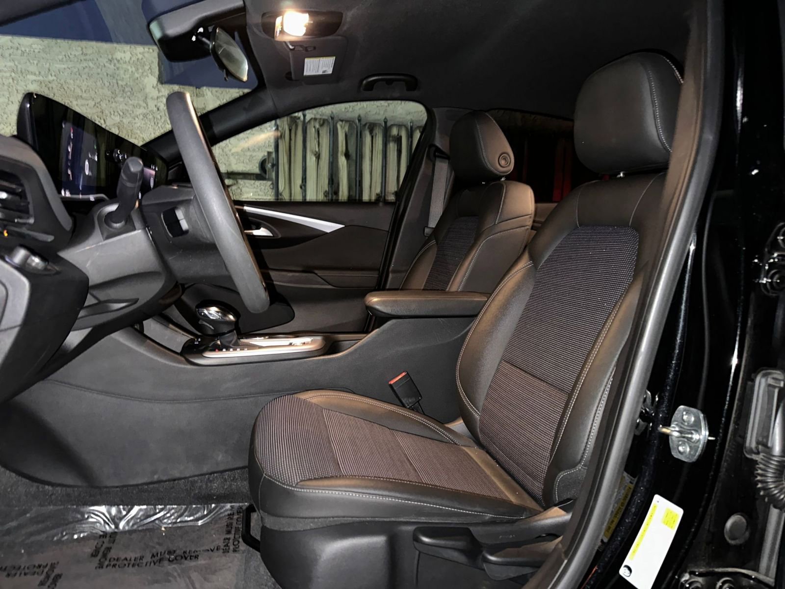 Used 2025 Buick Envista Preferred image 24