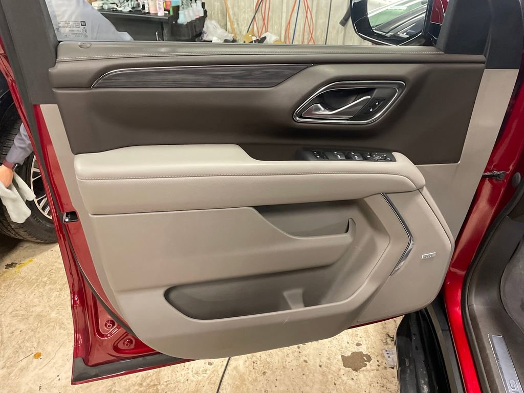 Used 2023 GMC Yukon SLT w/ Max Trailering Package AWD/4WD image 11