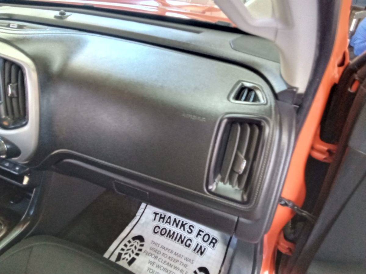 Used 2015 GMC Canyon SLE w/ SLE Convenience Package image 30