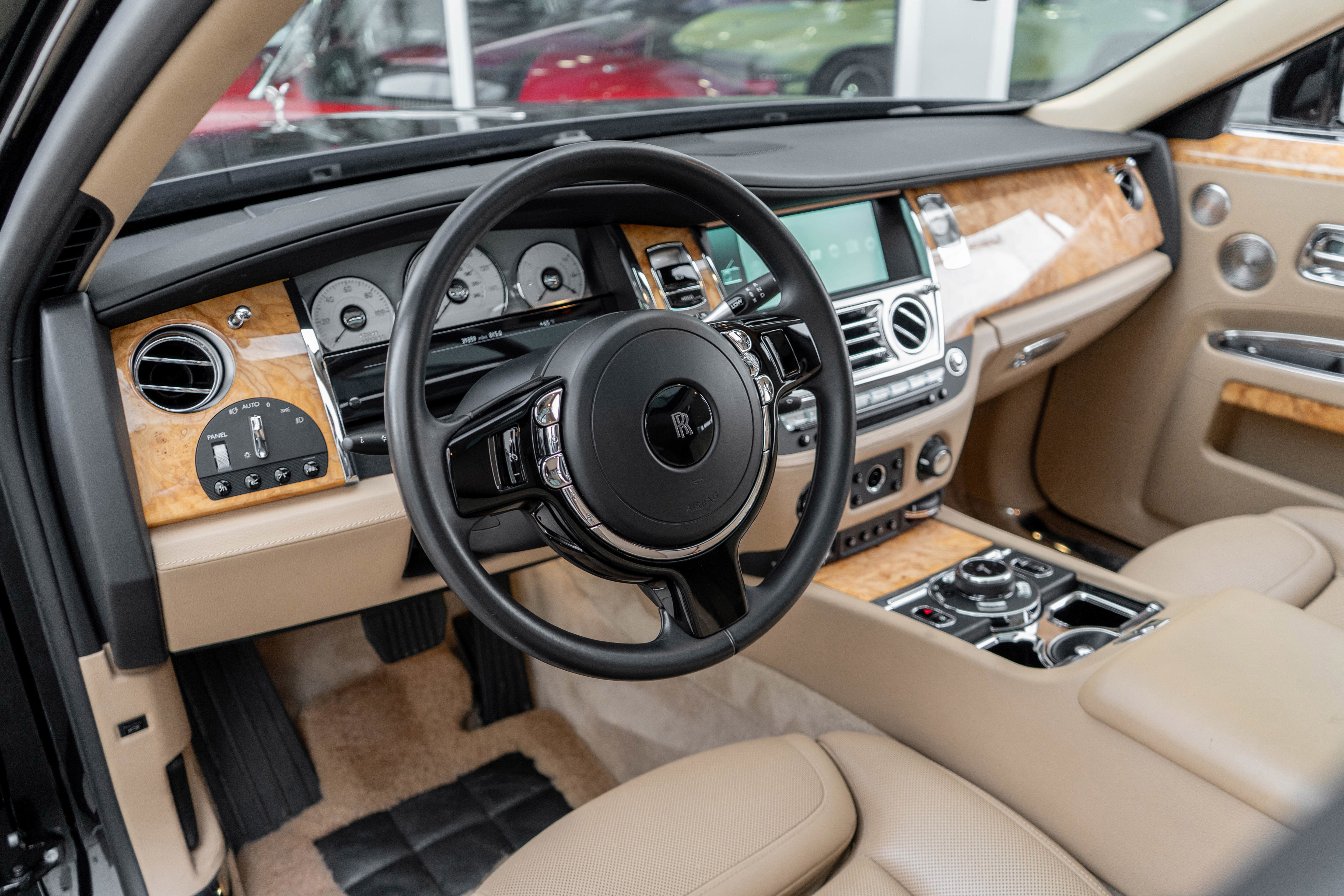 Used 2017 Rolls-Royce Ghost image 14