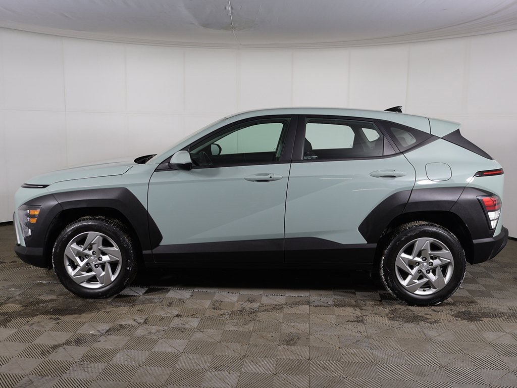 Used 2024 Hyundai Kona SE image 11