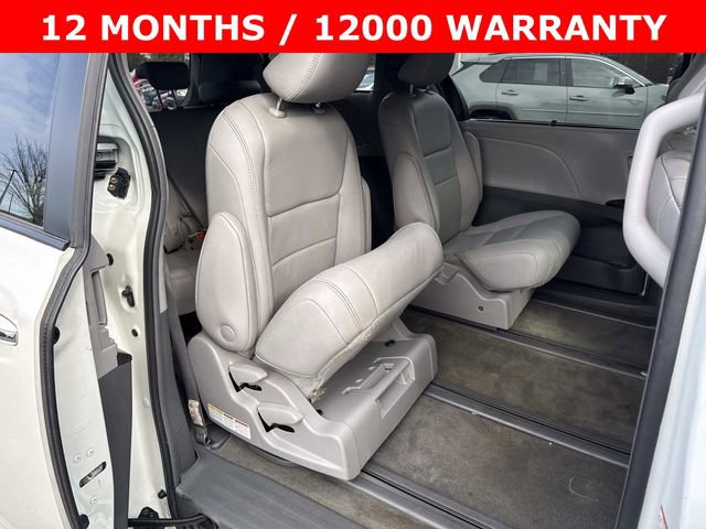 Used 2018 Toyota Sienna XLE w/ XLE Navigation Package image 11