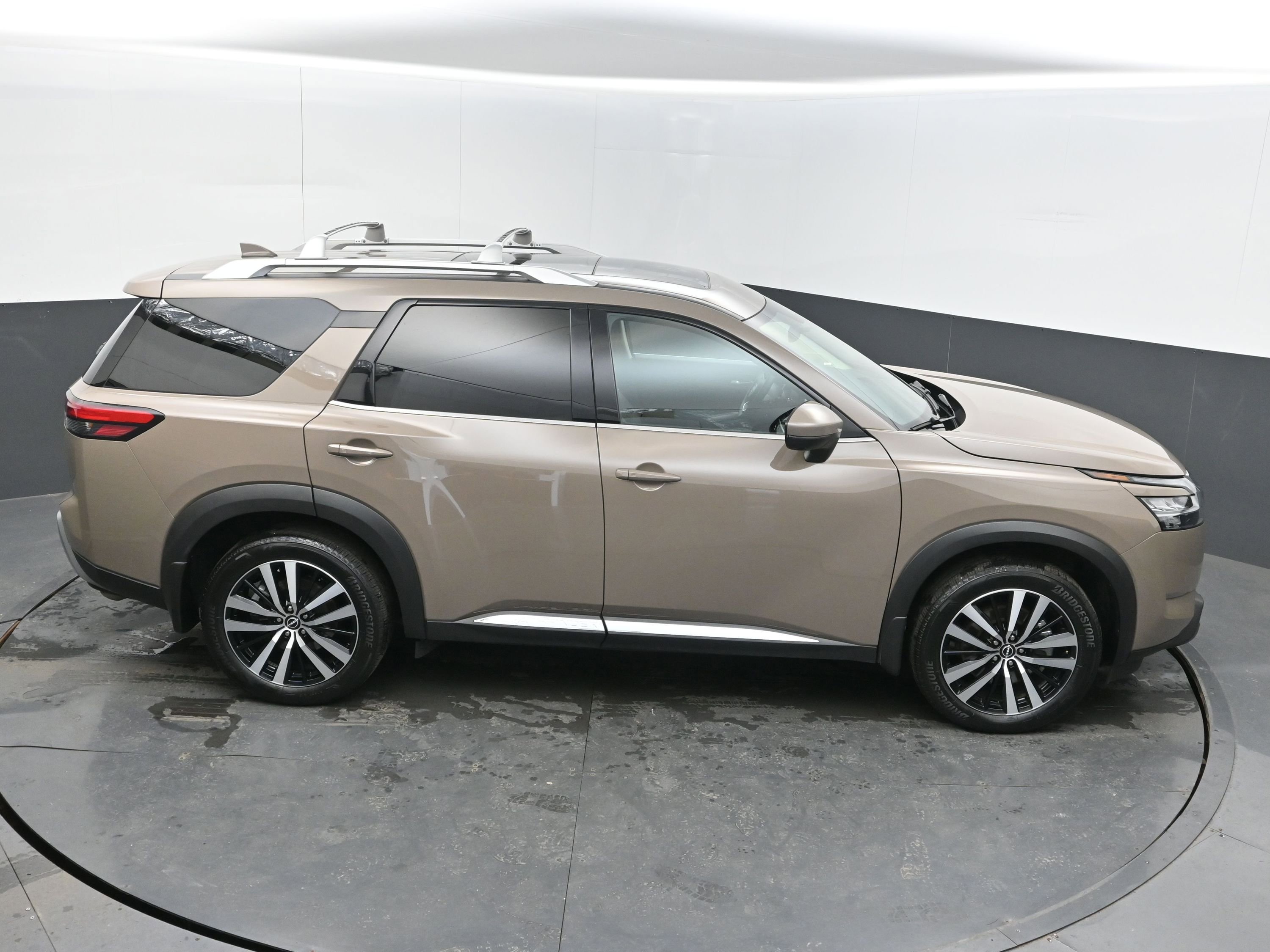 Certified 2024 Nissan Pathfinder Platinum w/ Cargo Package image 38