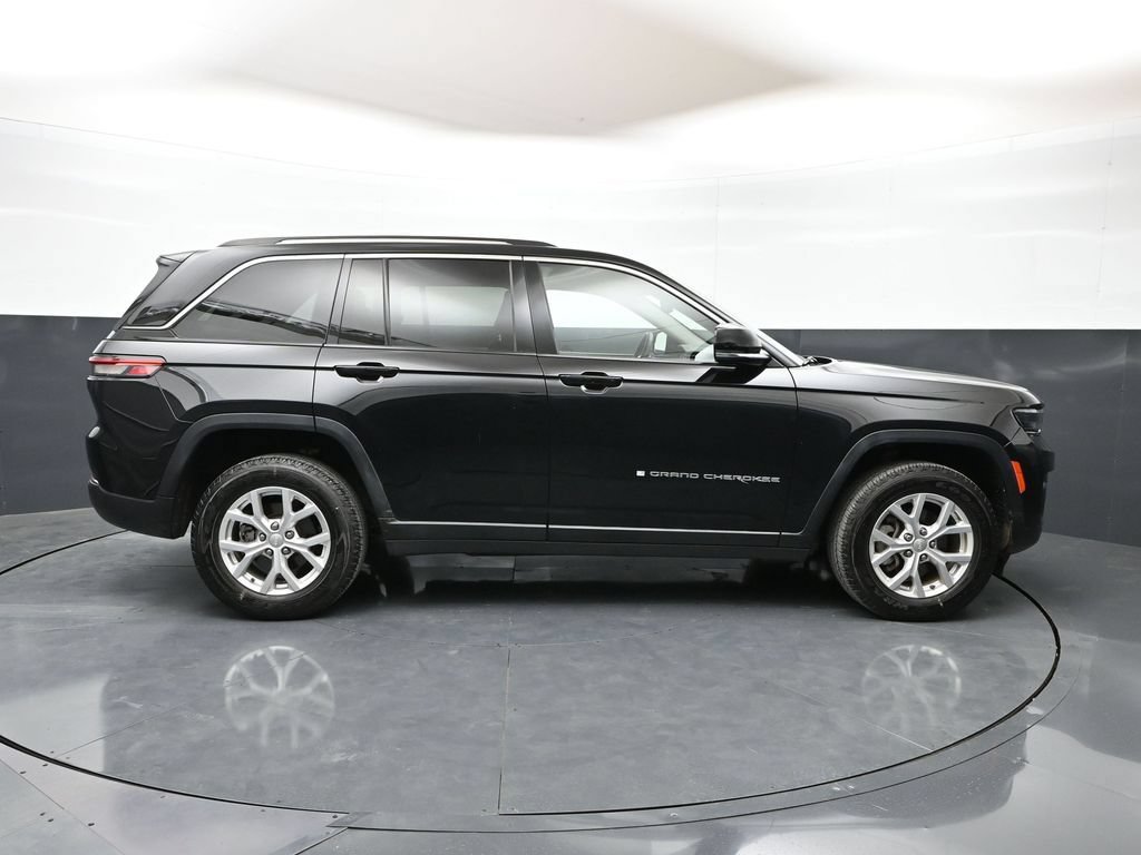 Used 2023 Jeep Grand Cherokee Limited AWD/4WD image 34