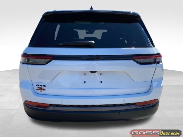 New 2026 Jeep Grand Cherokee Limited w/ Limited Altitude Package AWD/4WD image 4