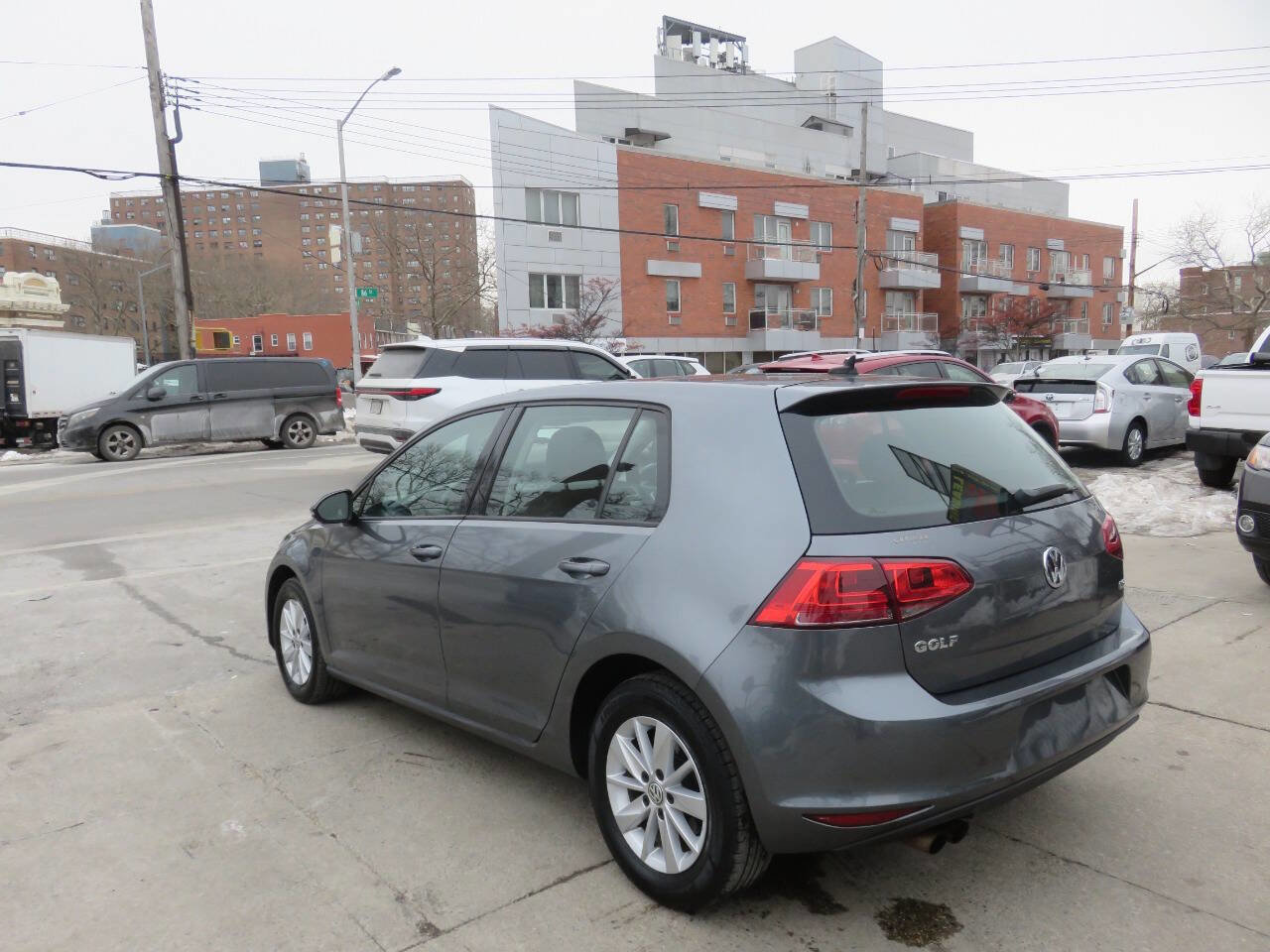 Used 2015 Volkswagen Golf S image 5