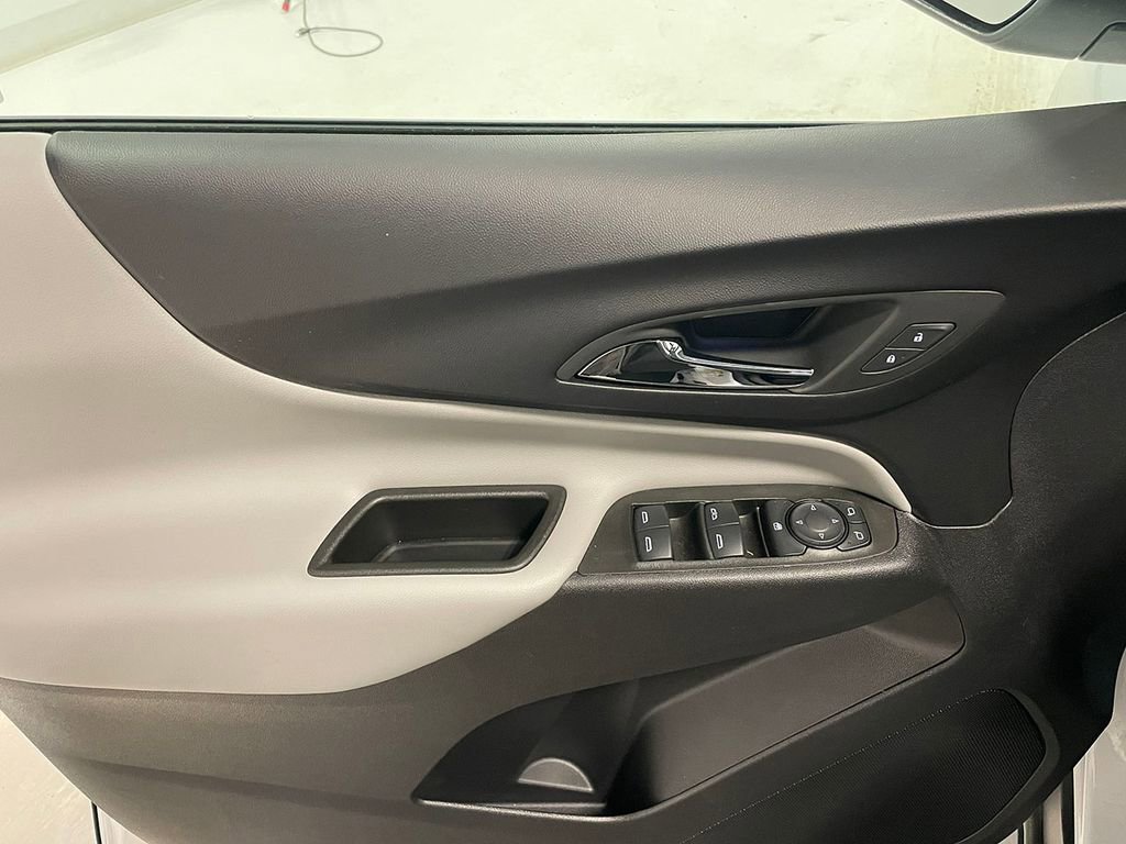 Used 2024 Chevrolet Equinox LS FWD image 18