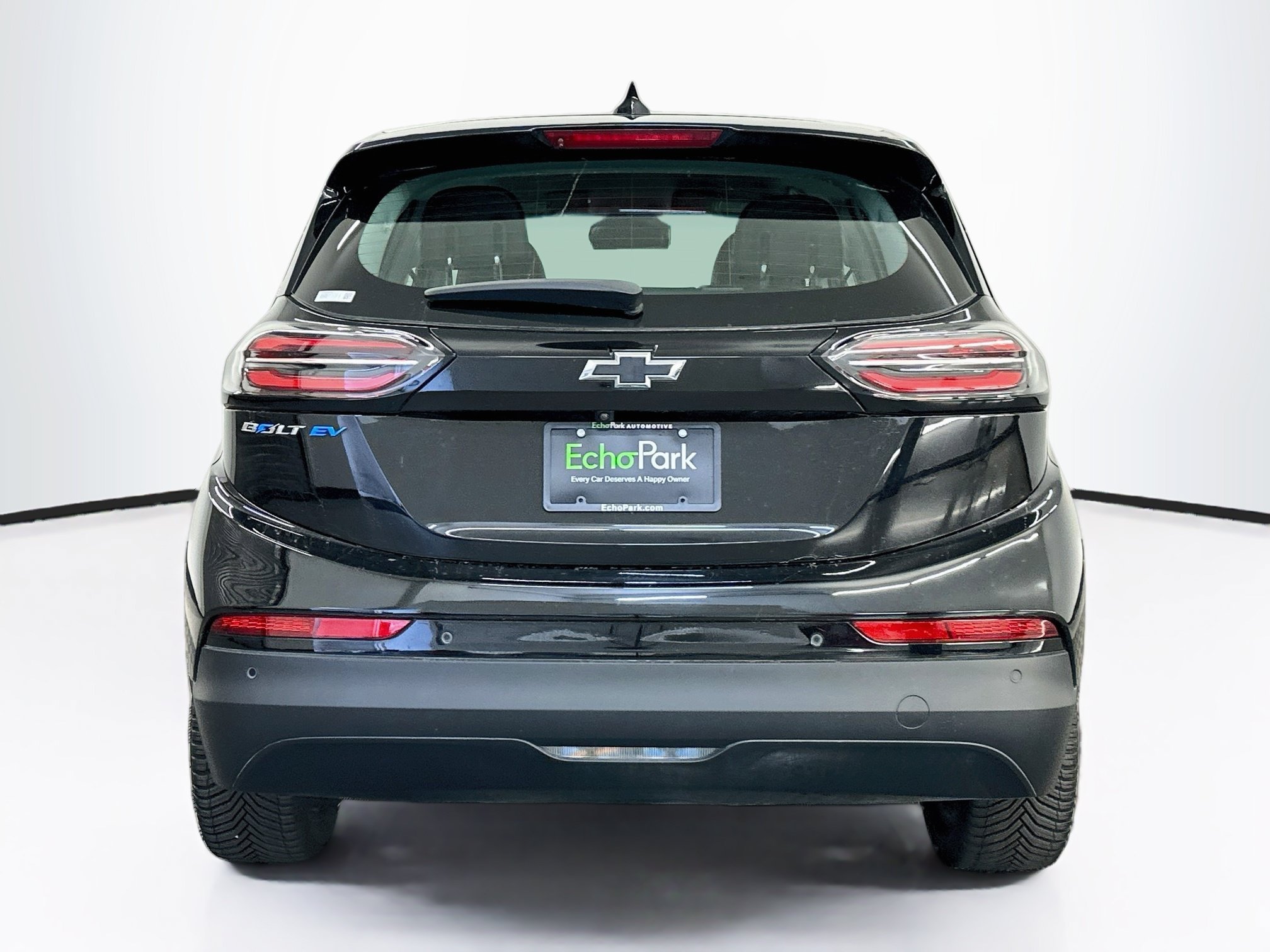 Used 2023 Chevrolet Bolt LT w/ Infotainment Package FWD image 7