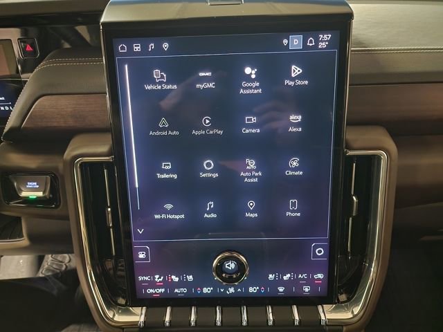 Certified 2025 GMC Yukon Denali Ultimate AWD/4WD image 31