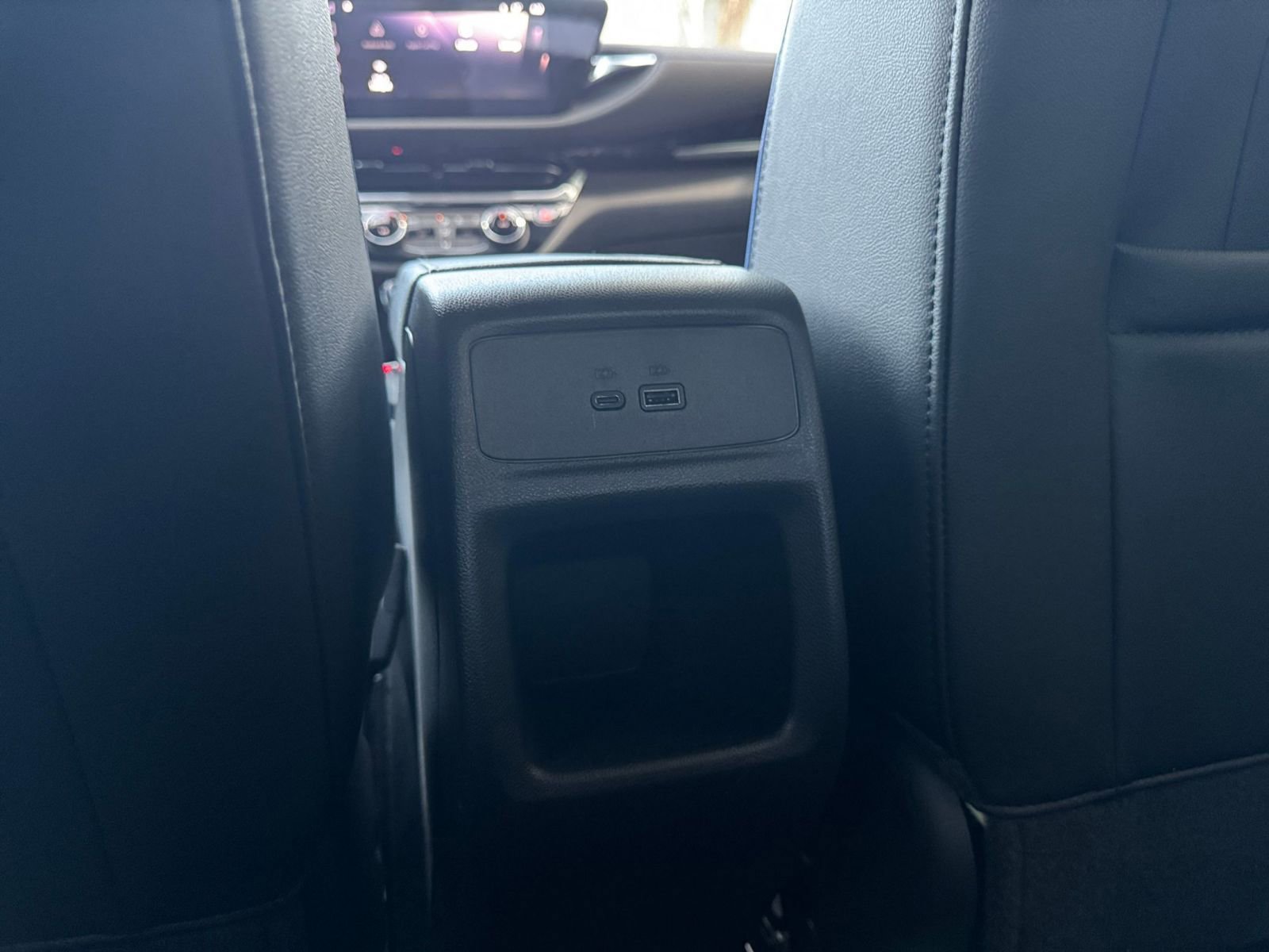 Used 2025 Buick Envista Sport Touring image 23