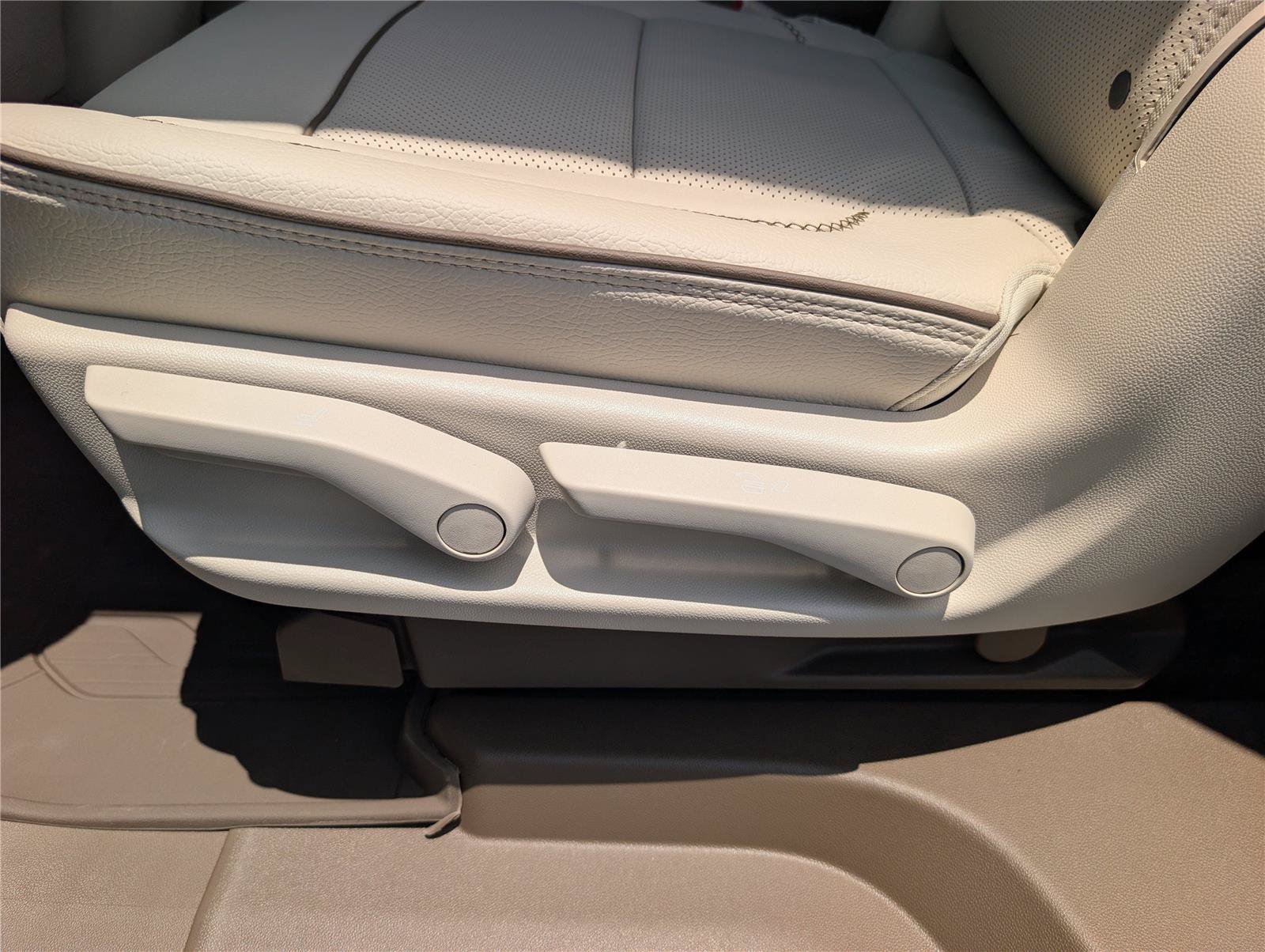 New 2026 GMC Yukon Denali w/ Sun & Power Step Package RWD image 21