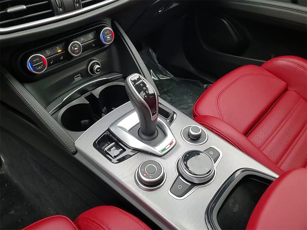 Used 2024 Alfa Romeo Stelvio Veloce image 18