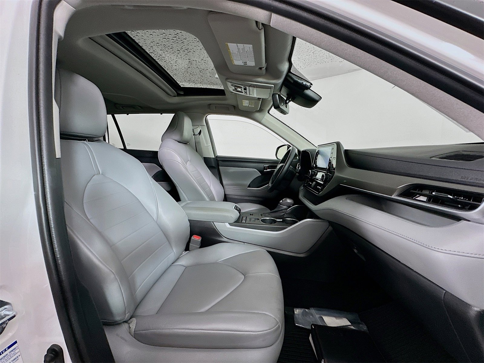 Certified 2021 Toyota Highlander XLE image 30