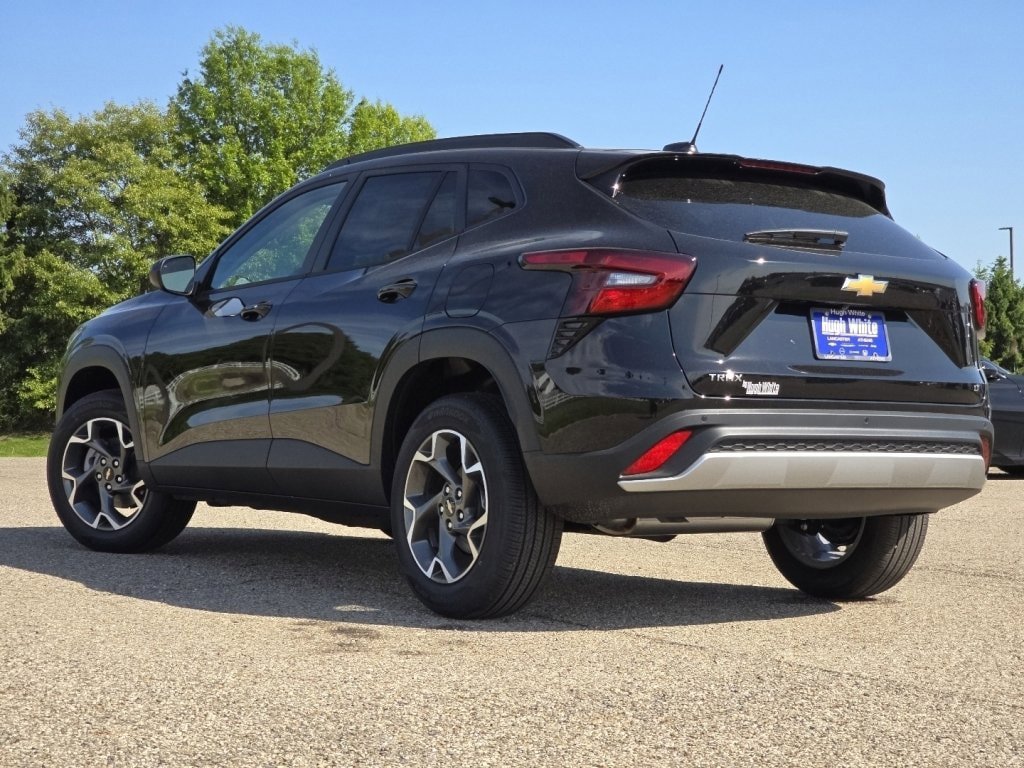 New 2026 Chevrolet Trax LT w/ Driver Confidence Package FWD image 11