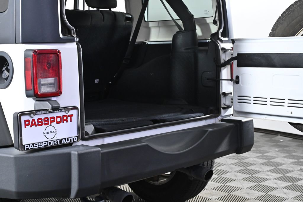 Used 2018 Jeep Wrangler Unlimited Sport S image 27