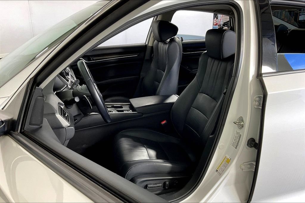 Used 2018 Honda Accord Touring image 36
