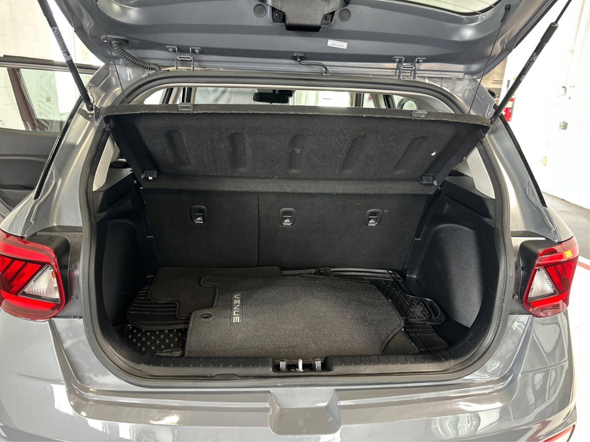 Used 2021 Hyundai Venue SEL FWD image 12
