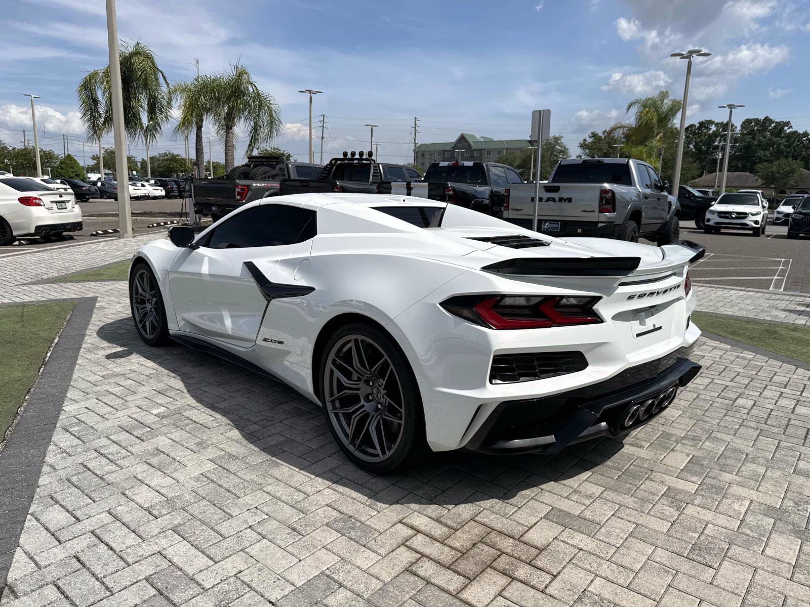 Used 2024 Chevrolet Corvette Z06 RWD image 10