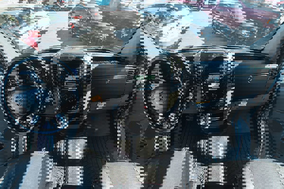 Used 2018 Mercedes-Benz Sprinter 2500 image 23