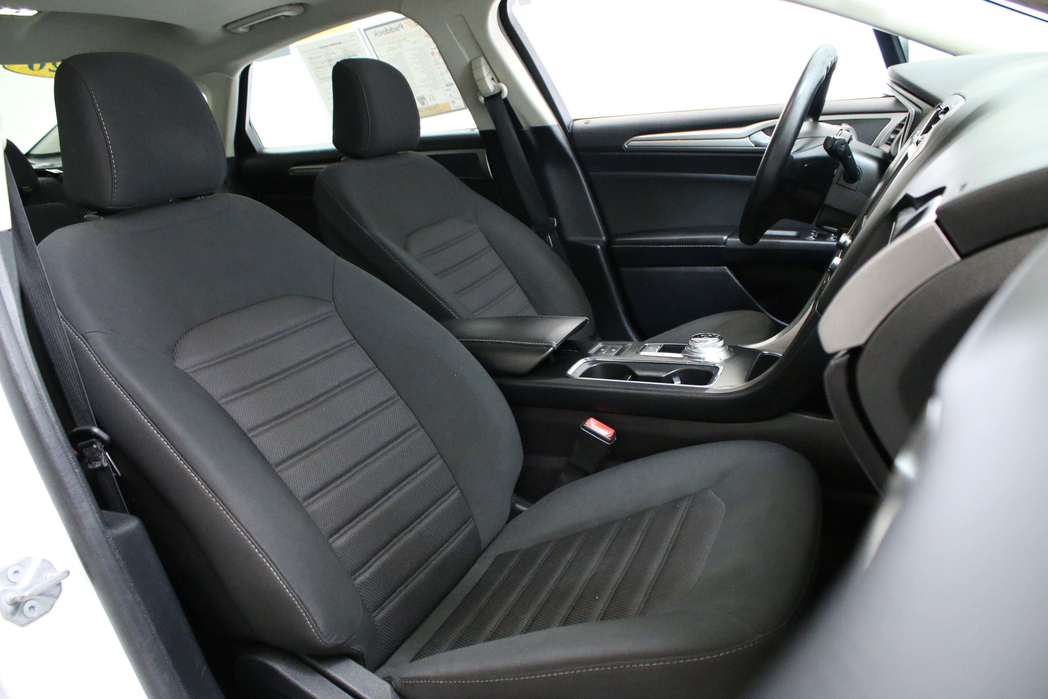 Used 2020 Ford Fusion SE image 31