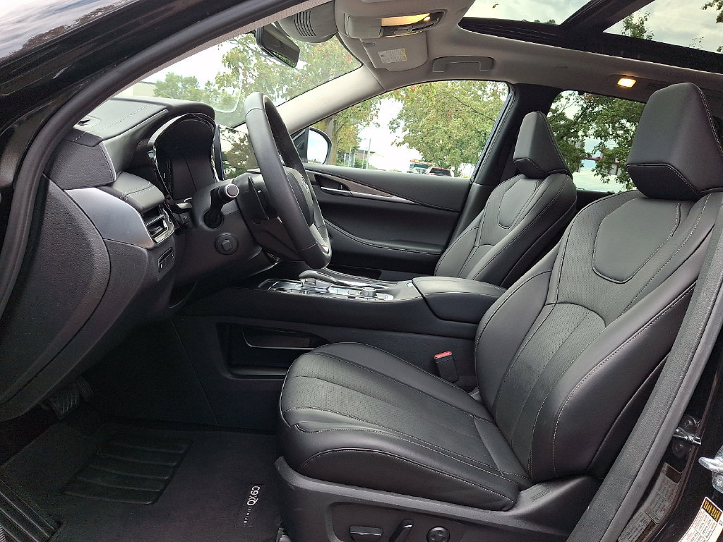 Certified 2026 INFINITI QX60 Luxe w/ Cargo Package AWD/4WD image 15
