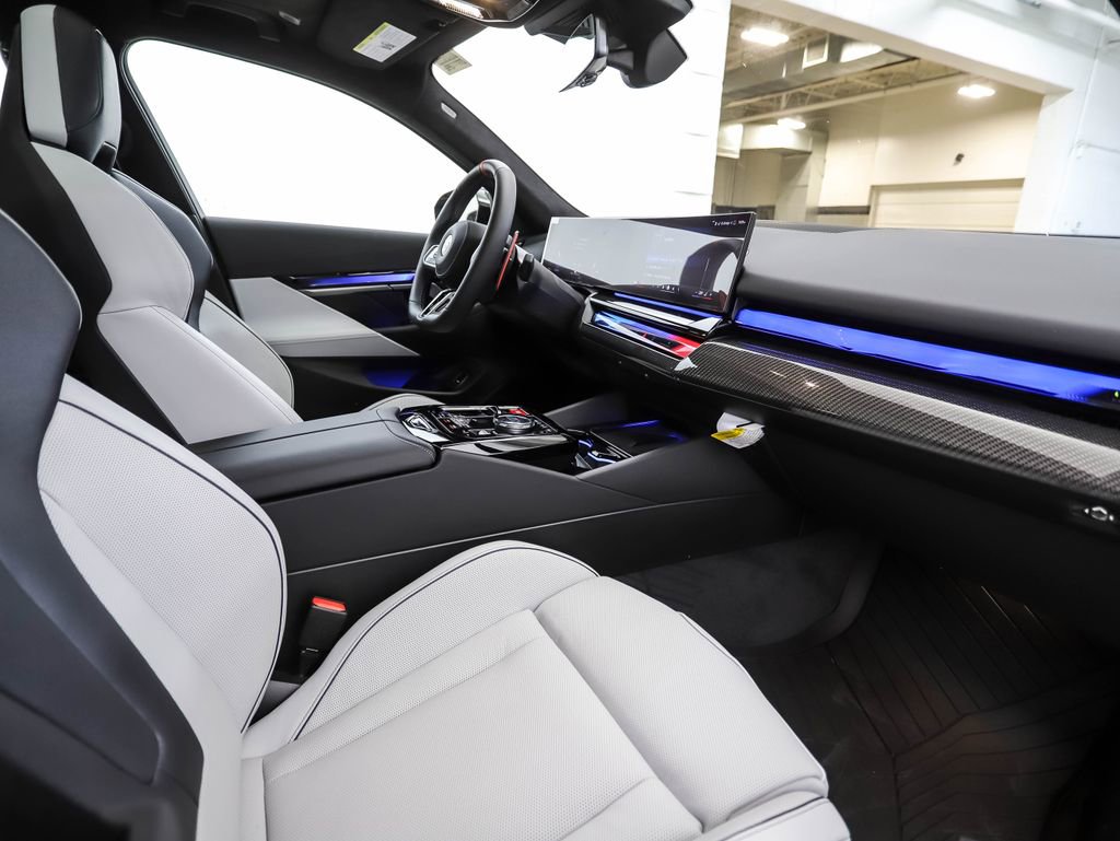 New 2026 BMW M5 Touring w/ Executive Package image 31