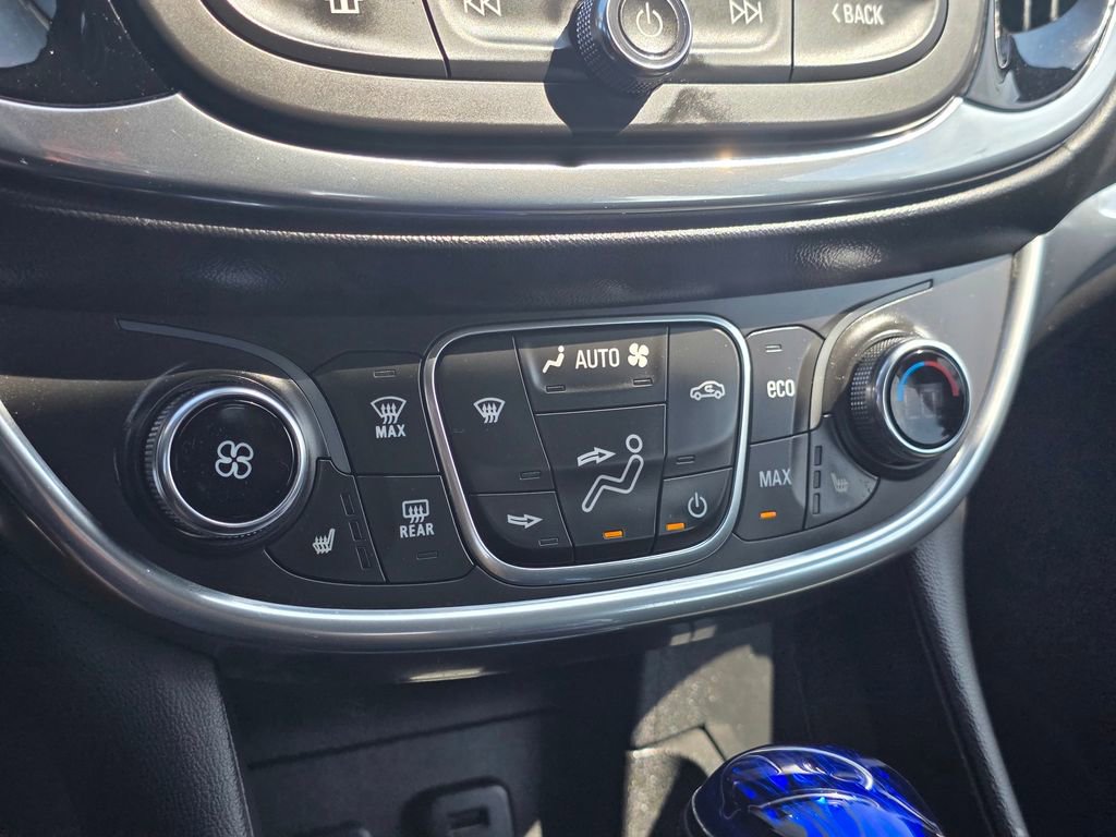 Used 2016 Chevrolet Volt Premier w/ Driver Confidence Package image 30