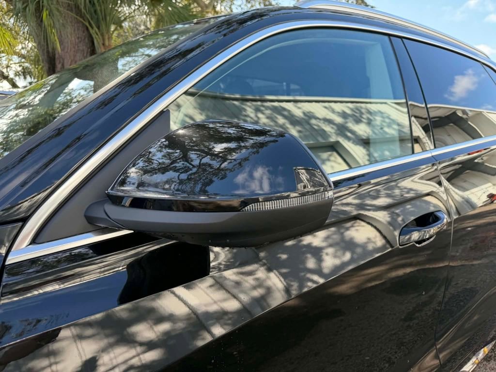 Used 2023 Audi Q8 Prestige image 10