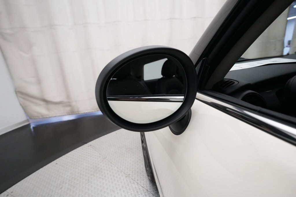 Used 2017 MINI Cooper 2-Door Hardtop image 23