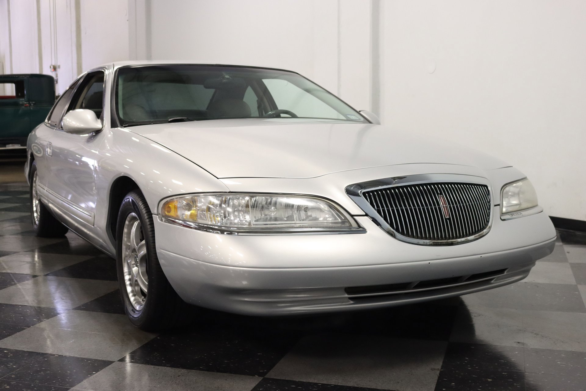 Used 1998 Lincoln Mark VIII image 18