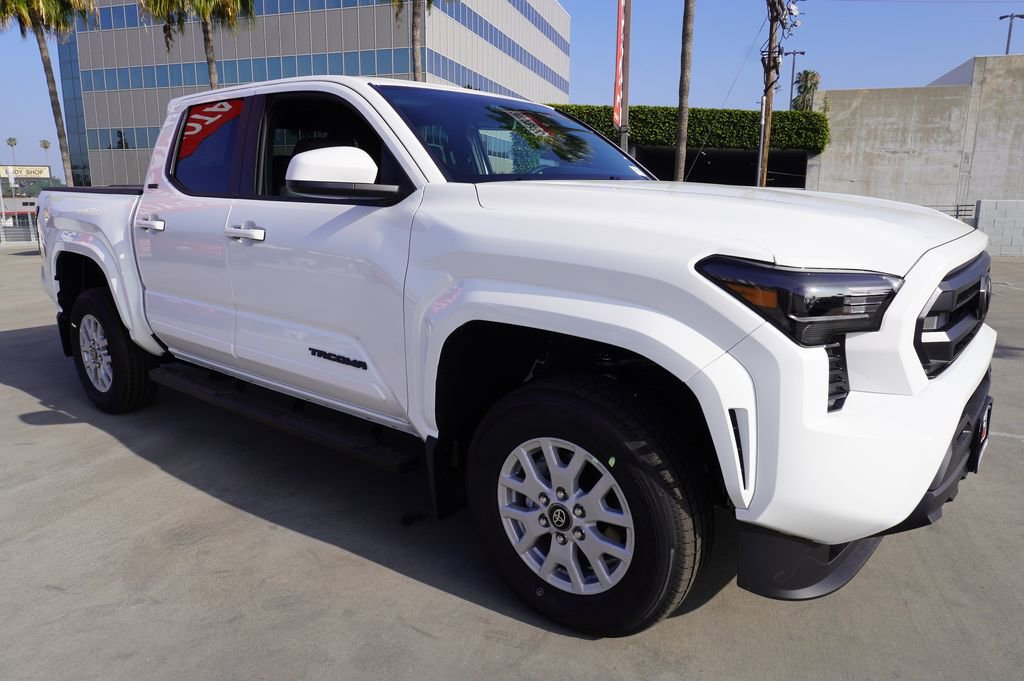 Used 2026 Toyota Tacoma SR5 image 3