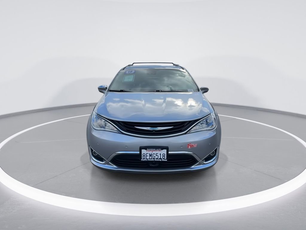 Used 2018 Chrysler Pacifica Limited w/ Advanced Safetytec Group FWD image 4