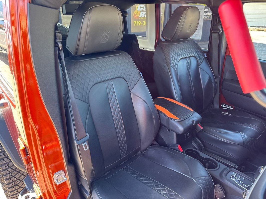 Used 2014 Jeep Wrangler Unlimited Rubicon w/ Connectivity Group AWD/4WD image 19