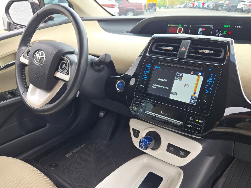 Used 2016 Toyota Prius Four image 7