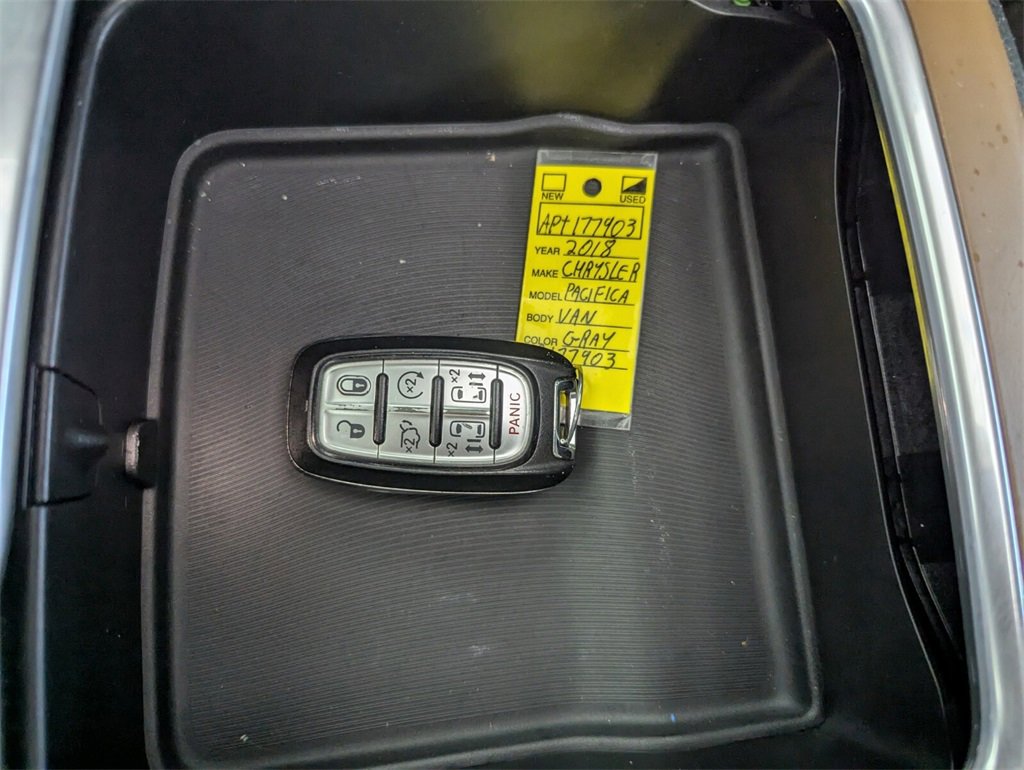 Used 2018 Chrysler Pacifica Limited w/ Advanced Safetytec Group image 27