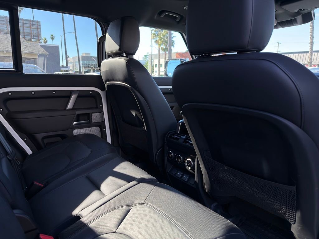 Used 2024 Land Rover Defender 130 X-Dynamic SE image 40