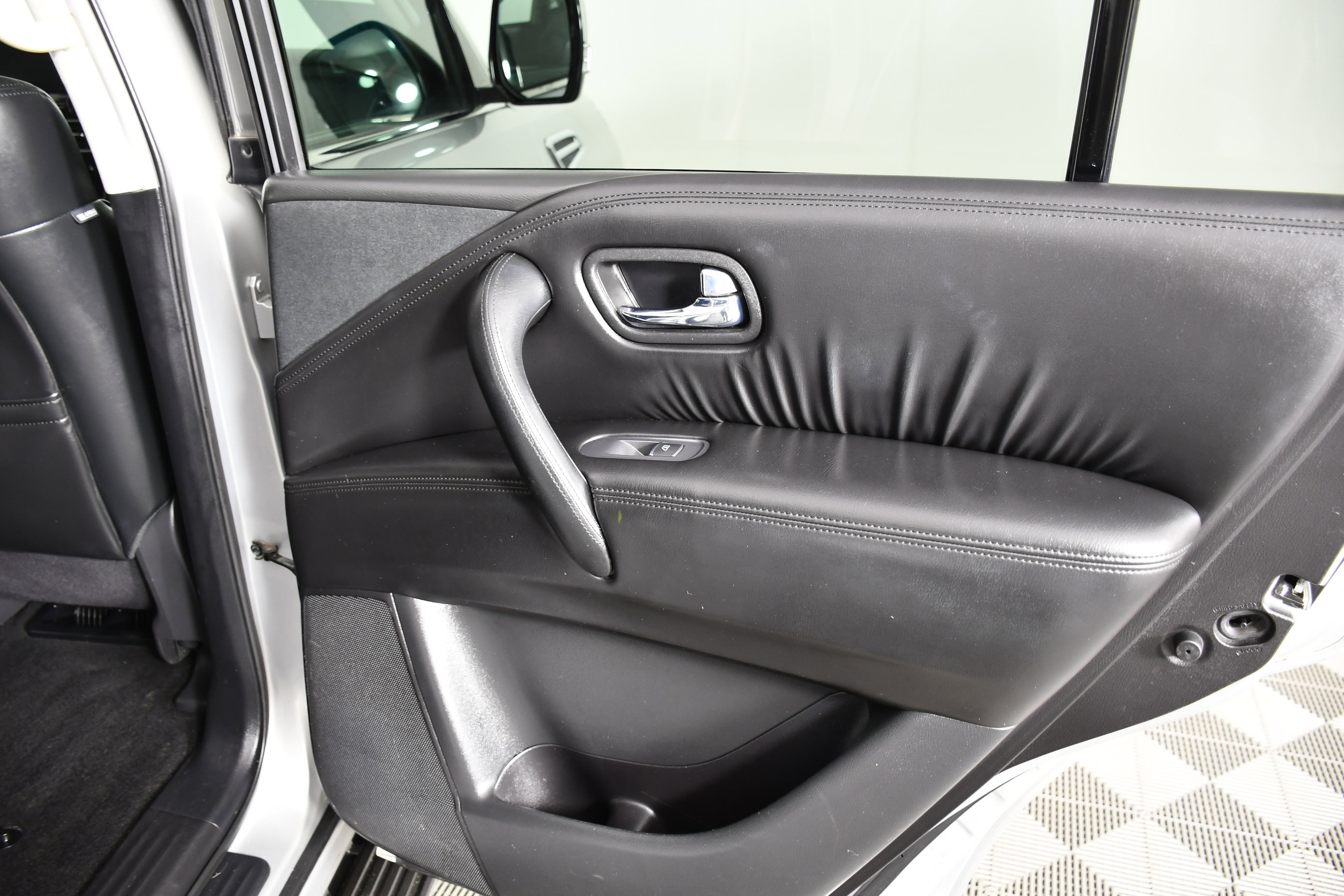 Used 2024 Nissan Armada SV image 45