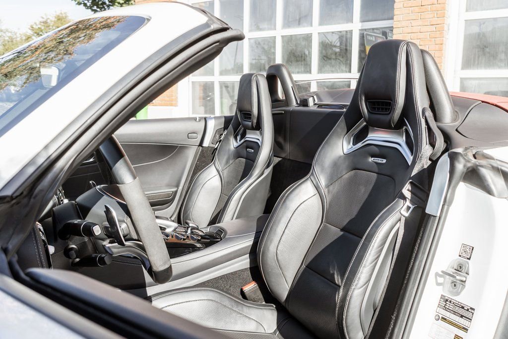 Used 2018 Mercedes-Benz AMG GT Roadster w/ Lane Tracking Package image 10