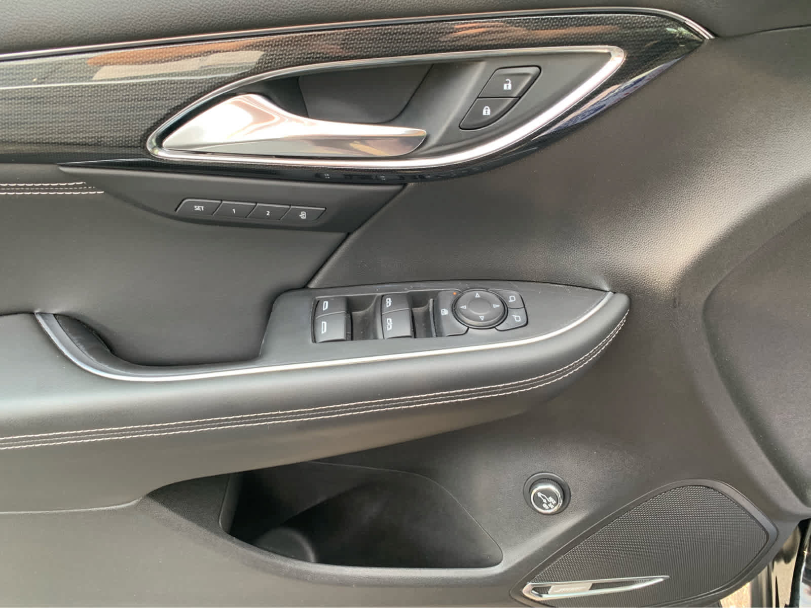Used 2022 Buick Envision Essence w/ Technology Package I AWD/4WD image 13