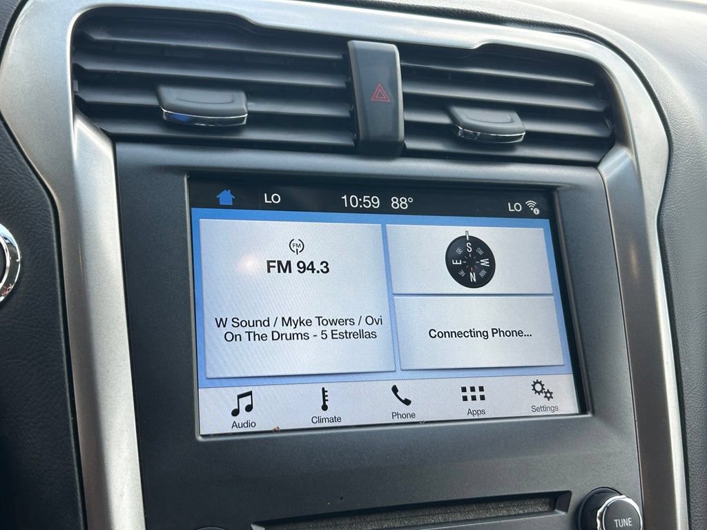 Used 2017 Ford Fusion SE w/ Equipment Group 201A FWD image 11