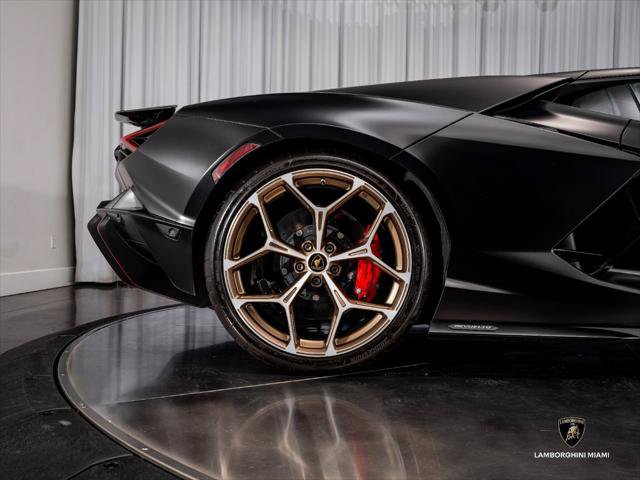 Used 2025 Lamborghini Revuelto AWD/4WD image 28