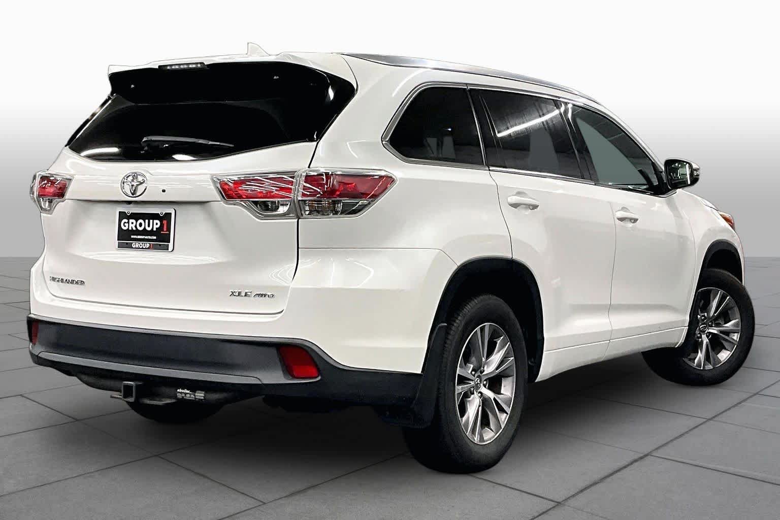 Used 2015 Toyota Highlander XLE AWD/4WD image 12