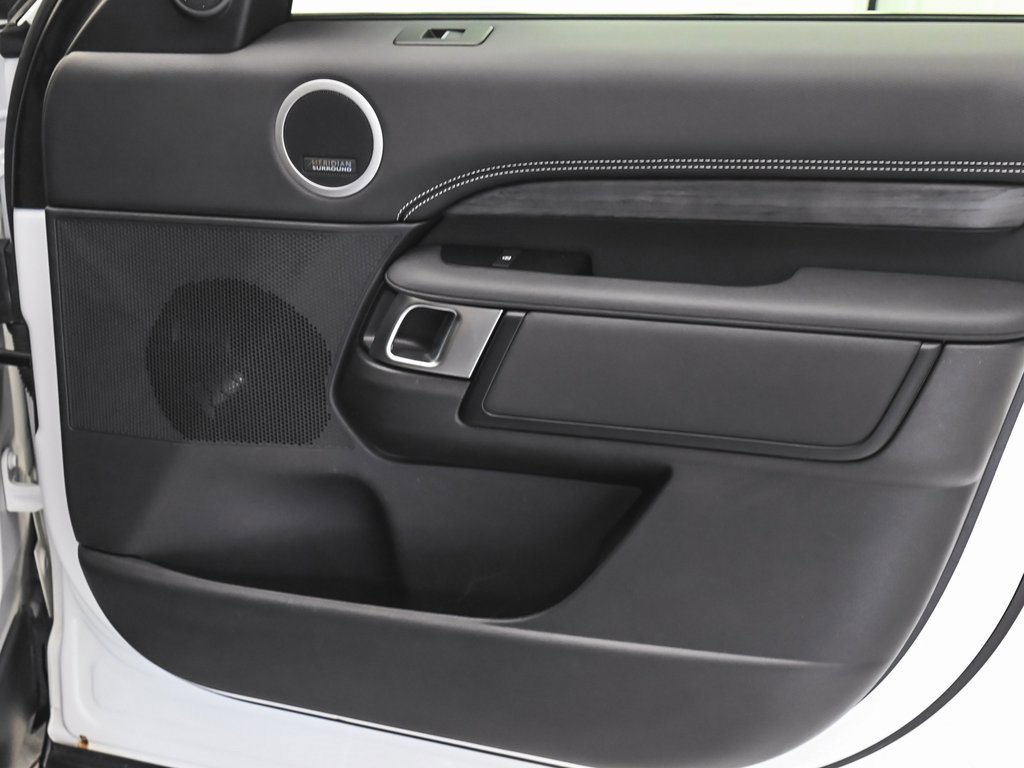 Used 2023 Land Rover Discovery HSE R-Dynamic image 15