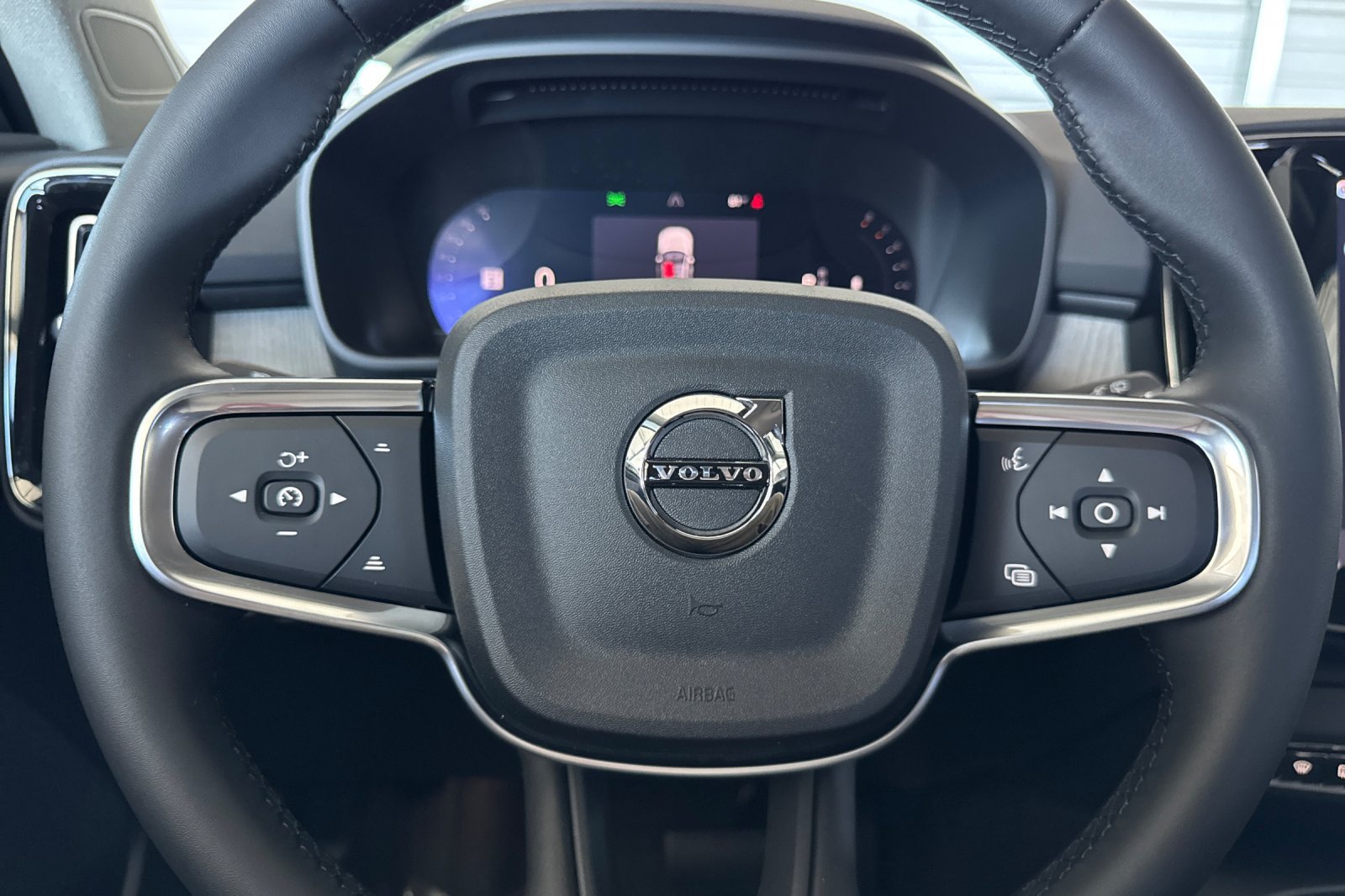 New 2026 Volvo XC40 B5 Core w/ Climate Package AWD/4WD image 25