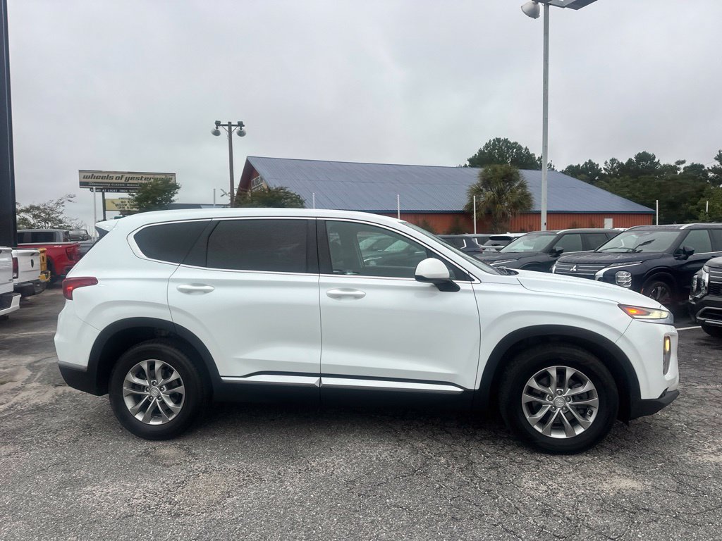 Used 2019 Hyundai Santa Fe SE FWD image 2